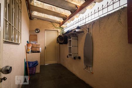 Casa à venda com 167m², 3 quartos e 2 vagas Casa à venda com 167m², 3 quartos e 2 vagasQuintal