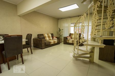 Sala de casa à venda com 3 quartos, 167m² em Vila Carrão, São Paulo