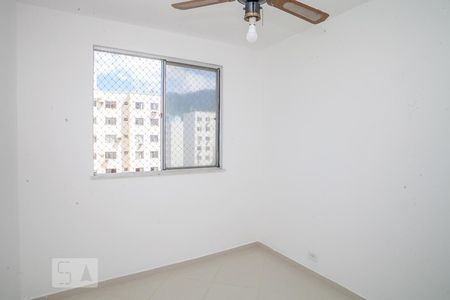 Quarto 1 de apartamento para alugar com 2 quartos, 48m² em Jacarepaguá, Rio de Janeiro