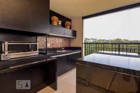Apartamento para alugar com 248m², 3 quartos e 3 vagassacada