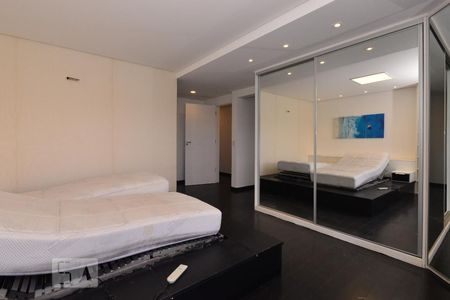 Apartamento para alugar com 248m², 3 quartos e 3 vagasSuíte