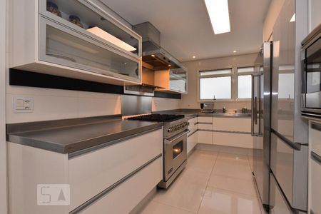 Apartamento para alugar com 248m², 3 quartos e 3 vagascozinha
