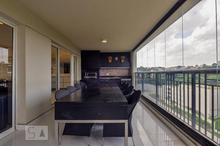 Apartamento para alugar com 248m², 3 quartos e 3 vagassacada