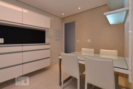 Apartamento para alugar com 248m², 3 quartos e 3 vagascozinha