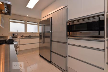 Apartamento para alugar com 248m², 3 quartos e 3 vagascozinha