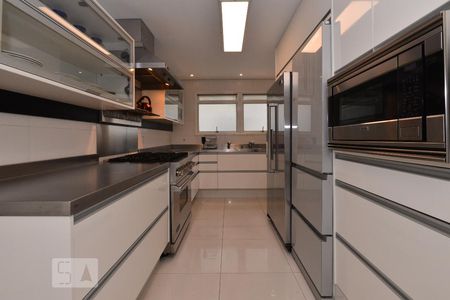 Apartamento para alugar com 248m², 3 quartos e 3 vagascozinha