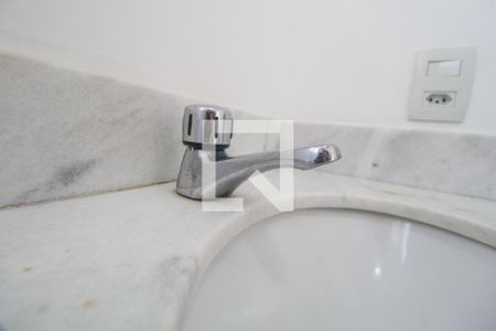 Apartamento para alugar com 76m², 3 quartos e 2 vagas Apartamento para alugar com 76m², 3 quartos e 2 vagasBanheiro da Suíte