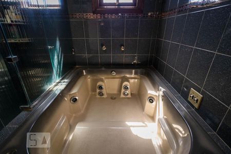 Casa à venda com 300m², 4 quartos e 2 vagasBanheiro da Suíte