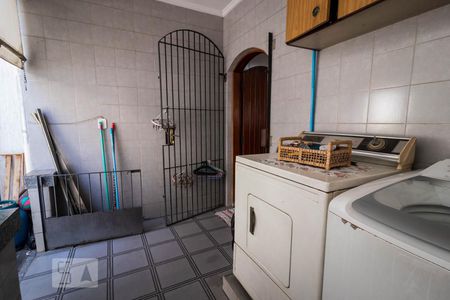 Casa à venda com 300m², 4 quartos e 2 vagasÁrea de Serviço