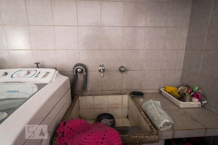 Casa à venda com 300m², 4 quartos e 2 vagasÁrea de Serviço