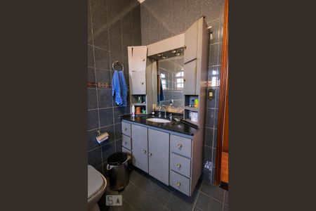 Casa à venda com 300m², 4 quartos e 2 vagasBanheiro da Suíte