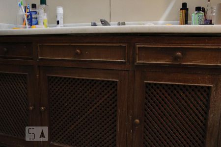 Apartamento à venda com 80m², 2 quartos e sem vaga Apartamento à venda com 80m², 2 quartos e sem vagaBanheiro da Suite