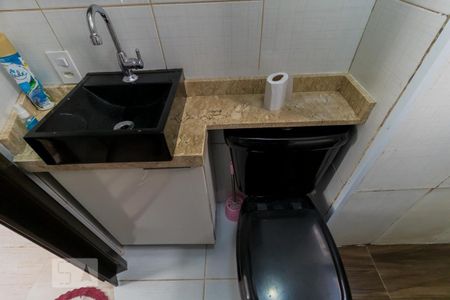 Apartamento à venda com 42m², 2 quartos e 1 vagaDetalhe banheiro
