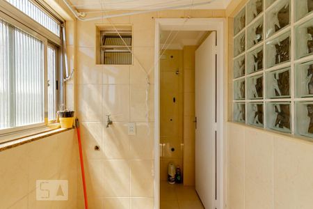 Apartamento à venda com 72m², 2 quartos e 1 vagaÁrea de Serviço