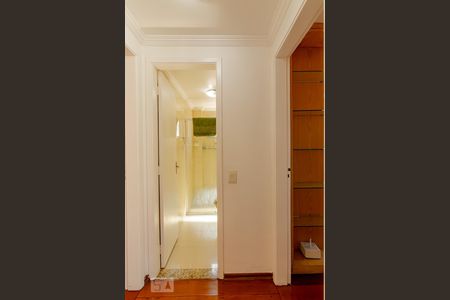 Apartamento à venda com 72m², 2 quartos e 1 vagaCorredor