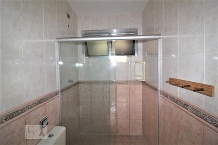 Casa para alugar com 275m², 5 quartos e 4 vagasBanheiro suite 2