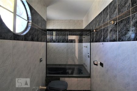 Banheiro 1 suite de casa para alugar com 5 quartos, 275m² em Santa Paula, São Caetano do Sul