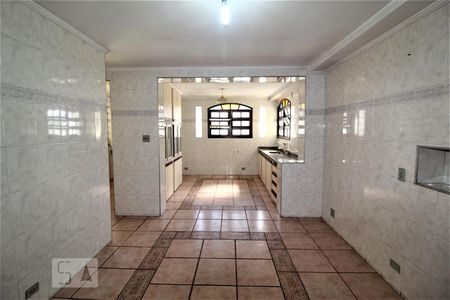 Casa para alugar com 275m², 5 quartos e 4 vagasCozinha 