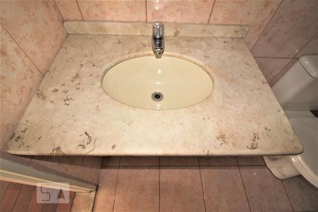 Casa para alugar com 275m², 5 quartos e 4 vagasBanheiro suite 2