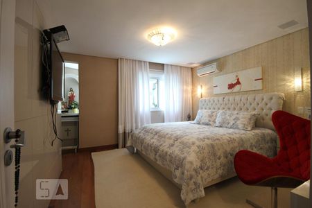 Casa à venda com 380m², 2 quartos e 4 vagasSuíte 2