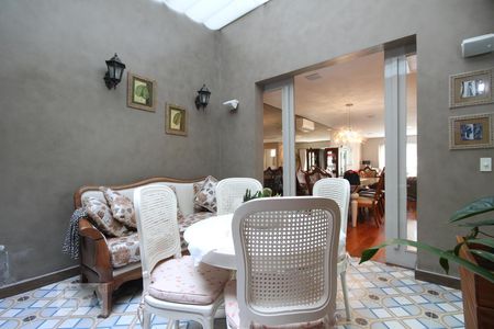 Casa à venda com 380m², 2 quartos e 4 vagasSolarium