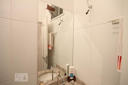 Casa à venda com 380m², 2 quartos e 4 vagasBanheiro de serviço