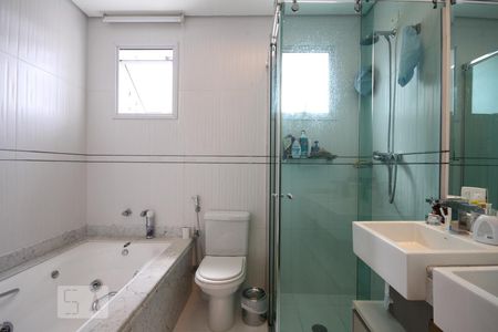 Casa à venda com 380m², 2 quartos e 4 vagasSuíte 1