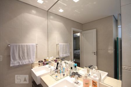 Casa à venda com 380m², 2 quartos e 4 vagasSuíte 2