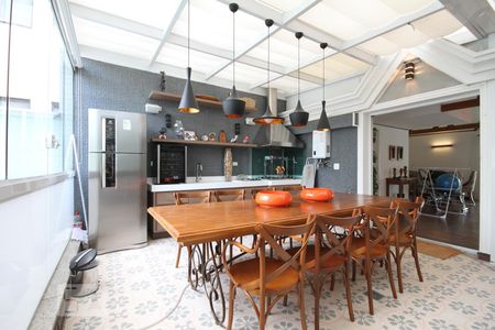 Casa à venda com 380m², 2 quartos e 4 vagasChurrasqueira