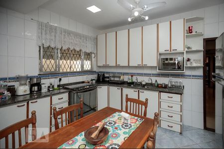 Casa à venda com 254m², 3 quartos e 1 vagaCozinha