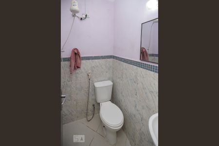 Casa à venda com 254m², 3 quartos e 1 vagaBanheiro de Serviço