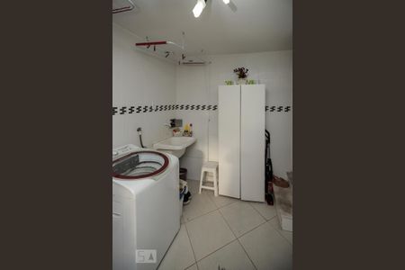 Casa à venda com 254m², 3 quartos e 1 vagaÁrea de Serviço