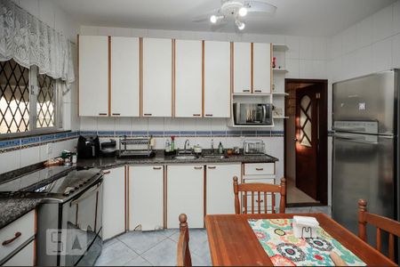 Casa à venda com 254m², 3 quartos e 1 vagaCozinha