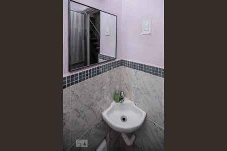 Casa à venda com 254m², 3 quartos e 1 vagaBanheiro de Serviço