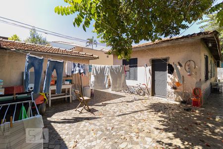 Casa à venda com 600m², 3 quartos e 4 vagasFachada