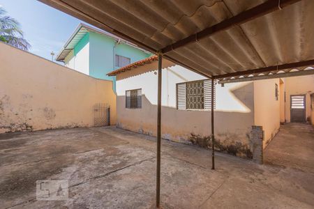 Casa à venda com 120m², 3 quartos e 4 vagasQuintal