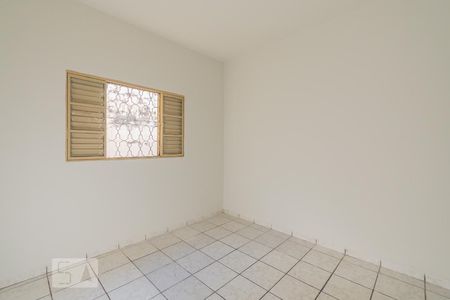 Casa à venda com 120m², 3 quartos e 4 vagasQuarto 2