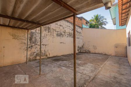 Casa à venda com 120m², 3 quartos e 4 vagasQuintal
