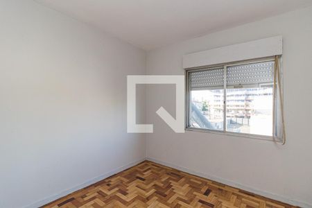 Quarto 1 de apartamento para alugar com 2 quartos, 60m² em Passo da Areia, Porto Alegre