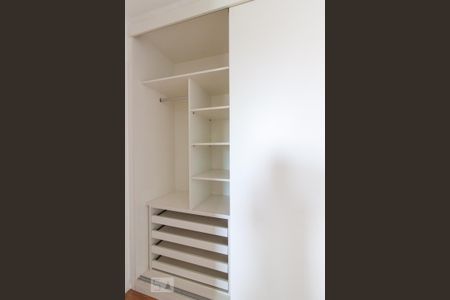 Apartamento para alugar com 90m², 3 quartos e 2 vagas Apartamento para alugar com 90m², 3 quartos e 2 vagasSuíte - Armários