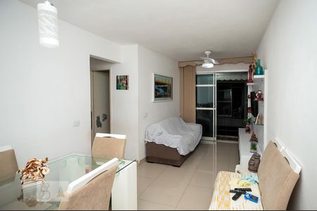 Apartamento à venda com 65m², 2 quartos e 1 vagaSala