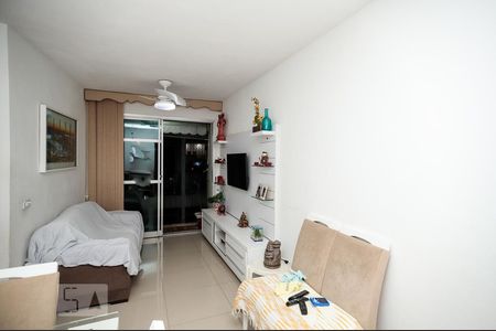 Apartamento à venda com 65m², 2 quartos e 1 vagaSala
