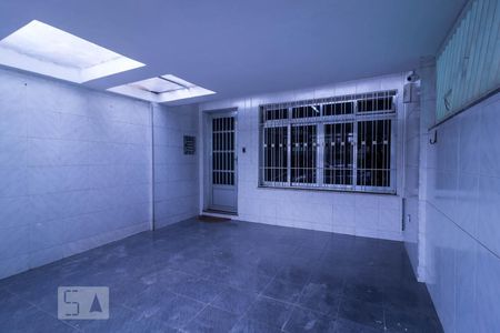 Casa à venda com 130m², 2 quartos e 1 vagaFachada