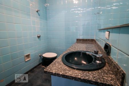 Casa à venda com 130m², 2 quartos e 1 vagaBanheiro