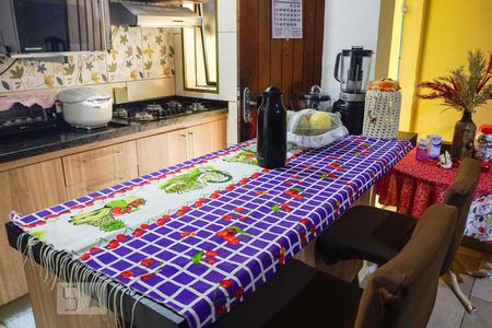 Casa à venda com 200m², 4 quartos e 2 vagas Casa à venda com 200m², 4 quartos e 2 vagasCozinha - Americana