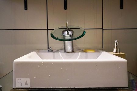 Casa à venda com 200m², 4 quartos e 2 vagas Casa à venda com 200m², 4 quartos e 2 vagasBanheiro - Torneira