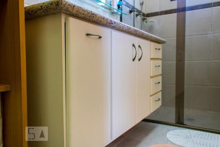 Apartamento à venda com 155m², 4 quartos e 2 vagasDetalhe do Banheiro da Suíte