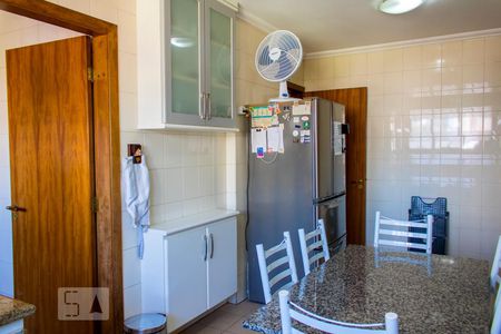 Apartamento à venda com 155m², 4 quartos e 2 vagasCozinha