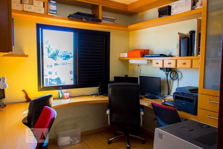 Apartamento à venda com 155m², 4 quartos e 2 vagasQuarto 4