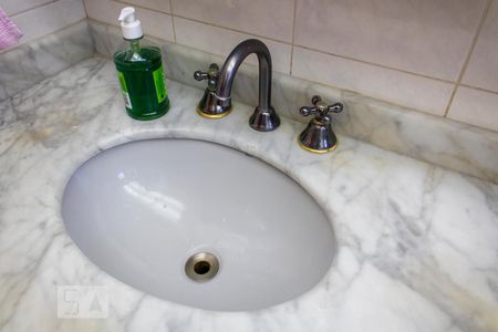 Apartamento à venda com 155m², 4 quartos e 2 vagasDetalhe do Banheiro